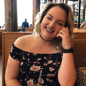 Meet your Posher, Angelique